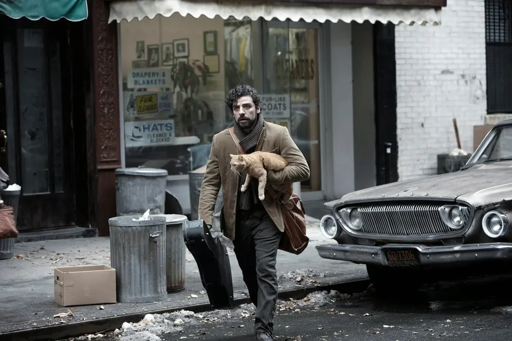 Un hombre, su guitarra y un gato: Oscar Isaac es el malaventurado músico folk, Llewyn Davis