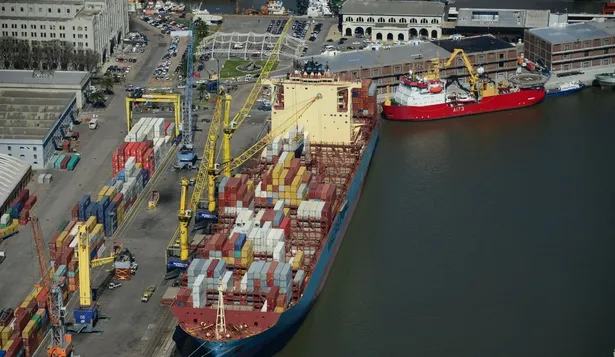 Vista del puerto de Montevideo.