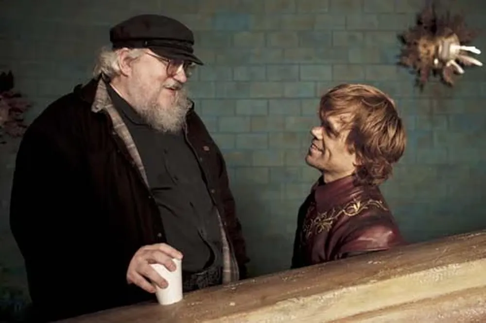 Dos gigantes: el escritor de la saga, George R.R. Martin, y el actor Peter Dinklage, quien interpreta a Tyrion Lannister en la serie de HBO