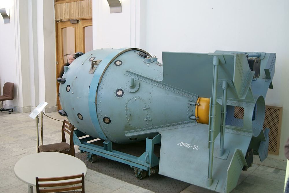 Maqueta de la bomba RDS-1 localizada en el Museo Politécnico de Moscú