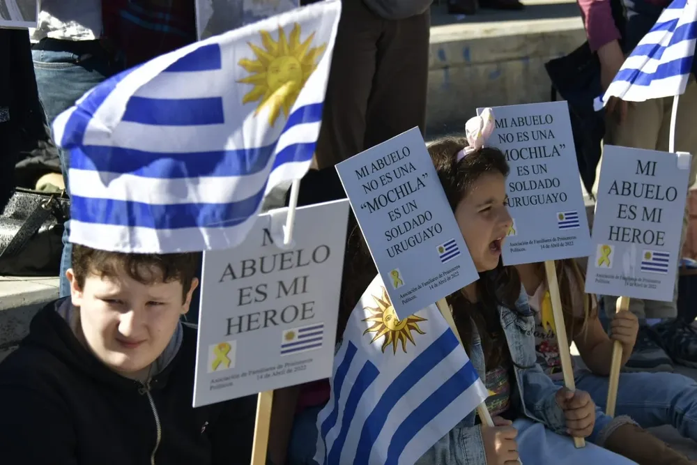 Acto de los caídos en defensa de las instituciones .