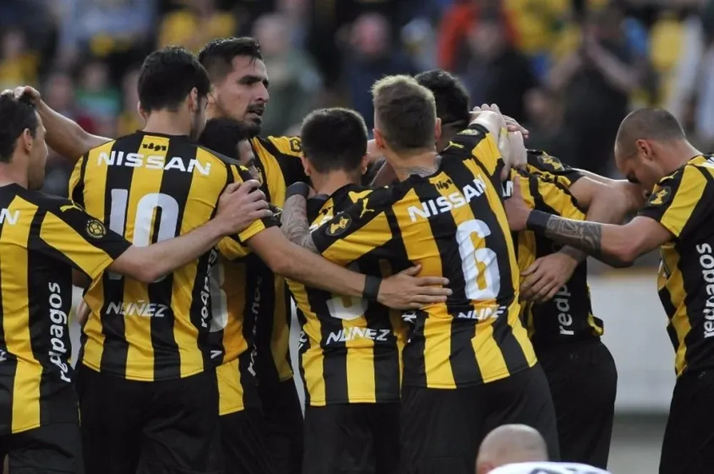 Peñarol va por su séptimo triunfo seguido en el Clausura.