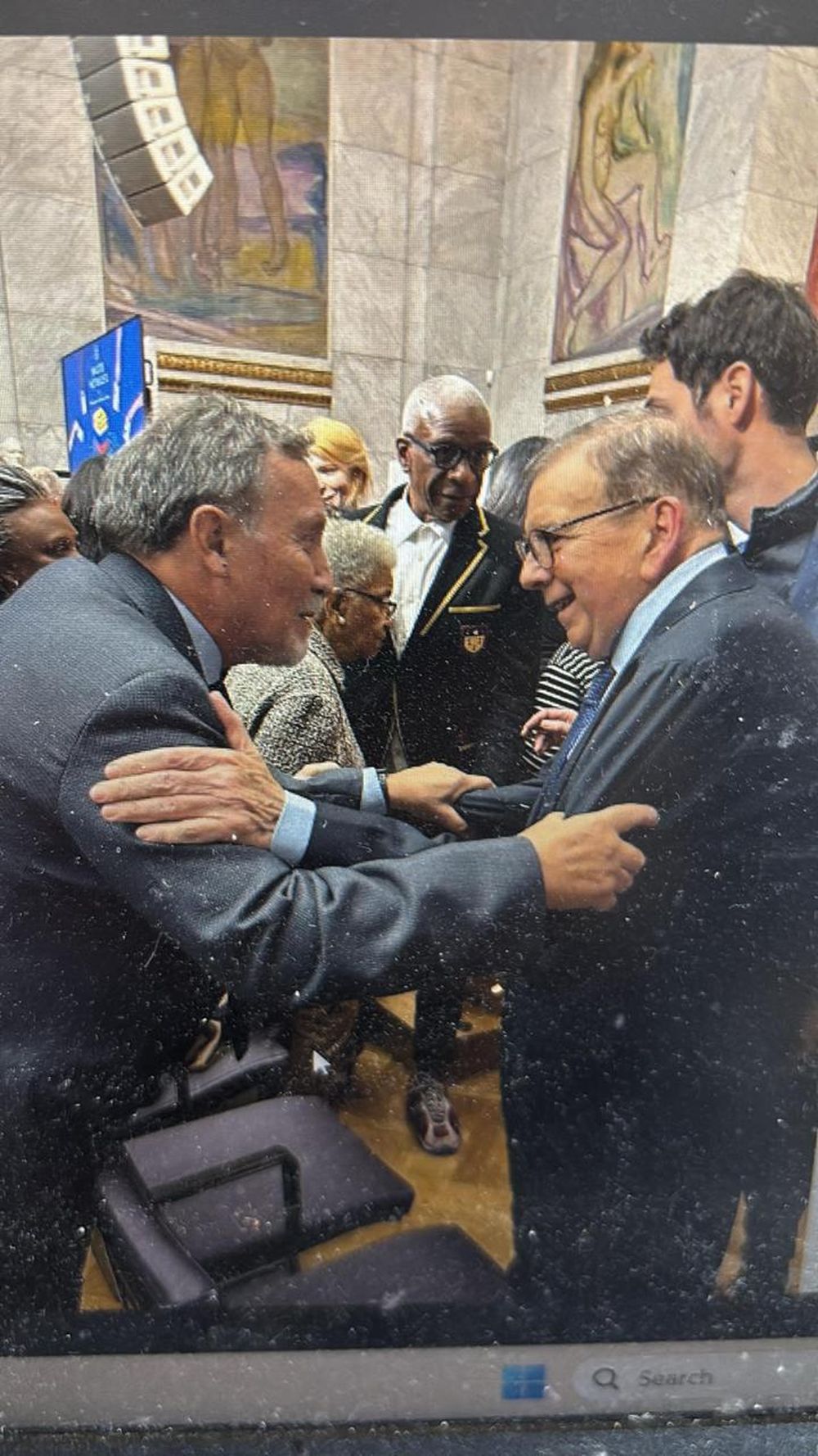 Volpi en Olso con Edmundo Gonz&aacute;lez Urrutia, el presidente electo de Venezuela.