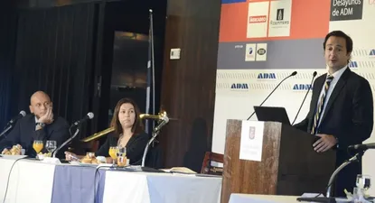 Capurro, Munyo y Comas en su disertación