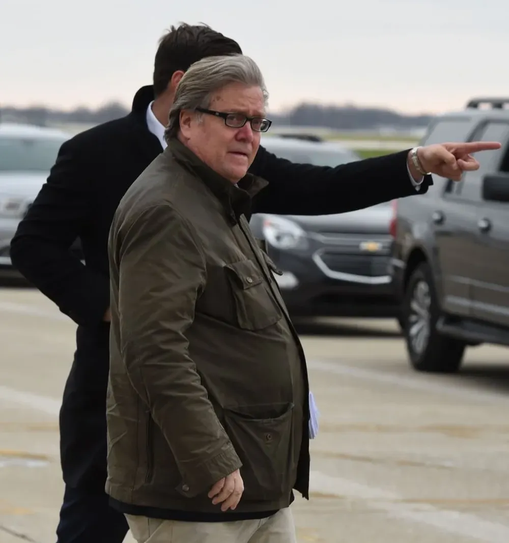 Steve Bannon.