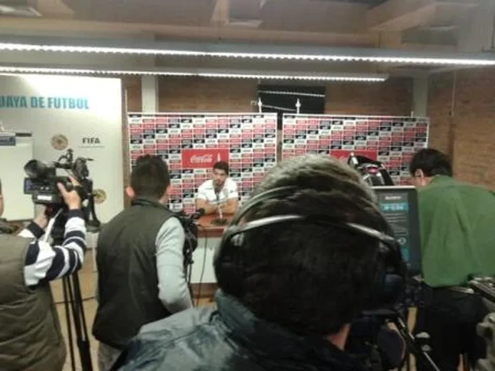 Suárez atendió a varios medios en la conferencia de prensa del domingo