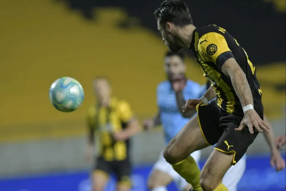 De Arruabarrena corta un intento de Peñarol
