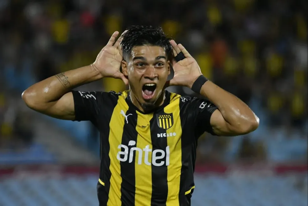 El festejo de Matías Arezo