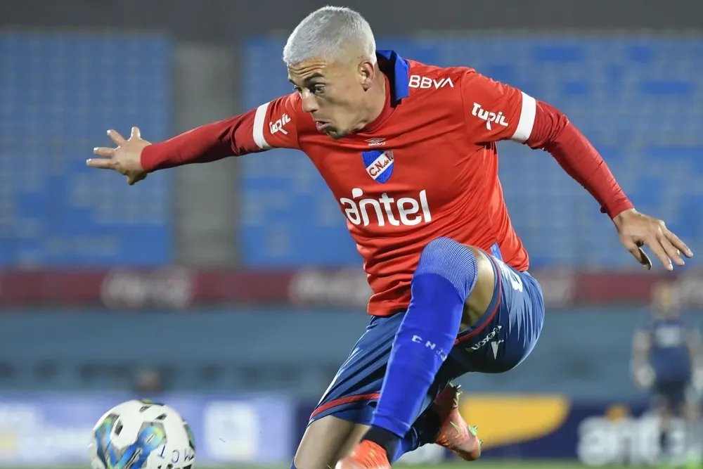 Almeida puede ser el lateral