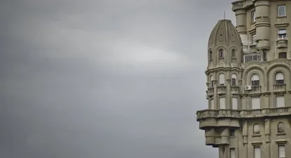 La historia de espías detrás del Palacio Salvo porteño
