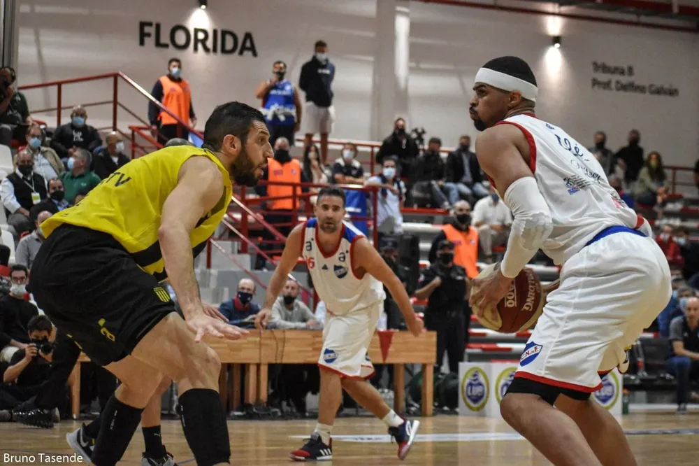 Nacional y Peñarol se miden en Unión Atlética