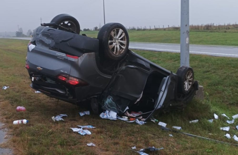Así terminó el auto que conducía el diputado Mario Colman