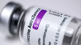 Frasco de la vacuna de AstraZeneca/Oxford contra covid-19