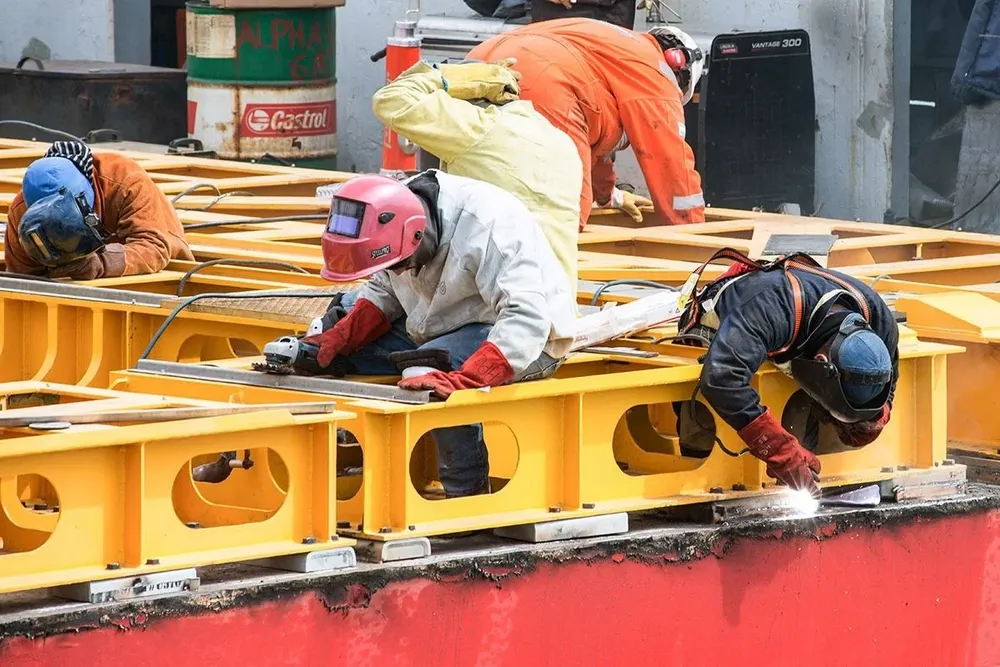 Los países en desarrollo, agobiados por la deuda, enfrentan una brecha de empleo mucho más alta, de hasta 25,7% en 2023