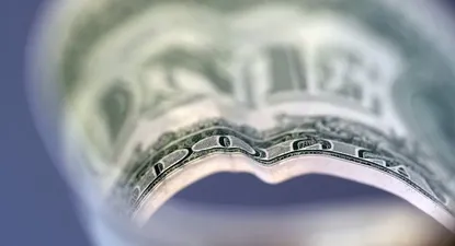 Dólar cortó racha de cuatro semanas al alza aunque se mantiene por encima de $ 31