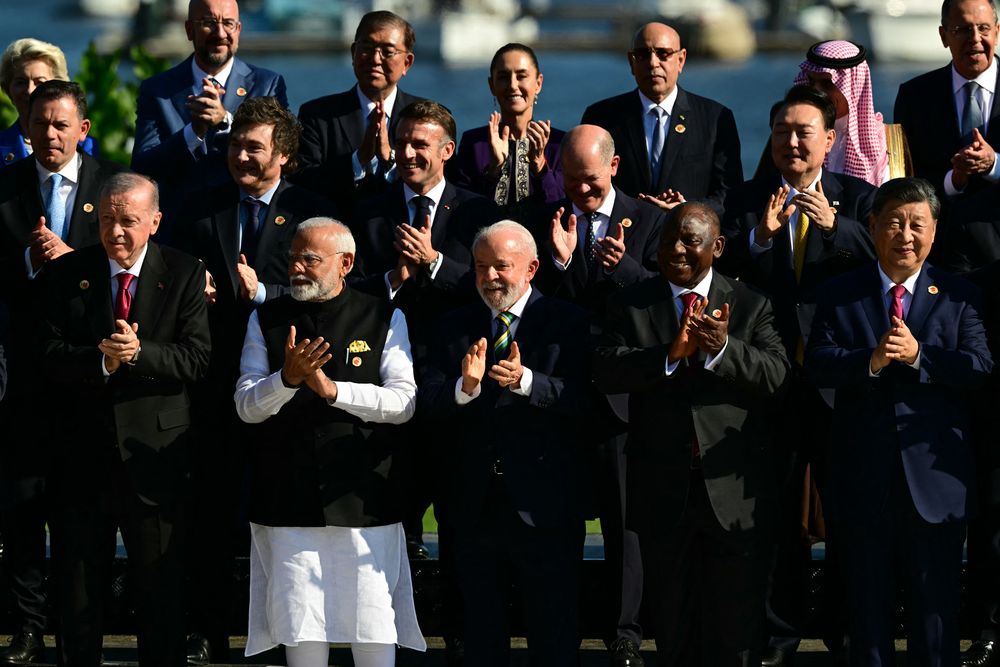 G20 - Lula, Milei en foto familia 2 - AFP.jpg