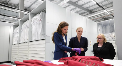 La princesa Kate junto a las curadoras del Museo,