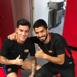 Coutinho y Suárez en el vestuario de Barcelona Coutinho y Suárez en el vestuario de Barcelona