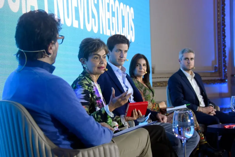 Tercer panel del summit Tecnología y Nuevos Negocios