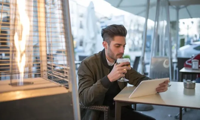 La Justicia anula la prohibición de instalar estufas en las terrazas.