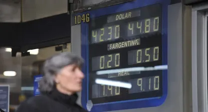 El dólar perdió más de $ 1 desde la última operación de 2021.