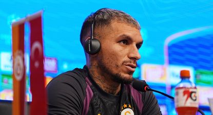 Lucas Torreira en la previa de Galatasaray vs Barcelona