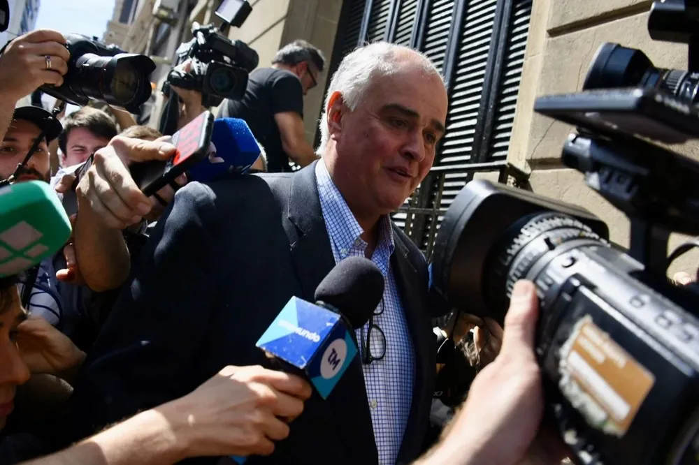 Gustavo Penadés antes de ingresar al juzgado