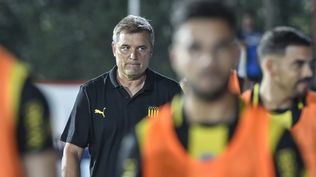 Probable equipo de Peñarol para enfrentar a Juventud con cambios y bajas sorpresivas en el plantel de Diego Aguirre