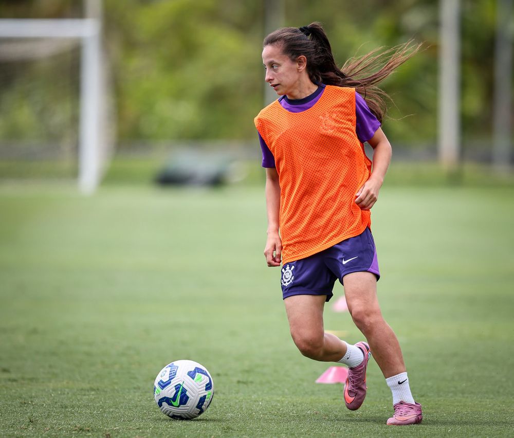 Bel&eacute;n Aquino entrenando con Corinthians de Brasil, su nuevo club