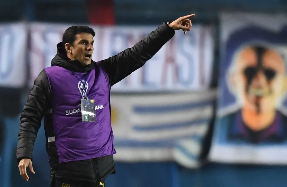 El último partido de Larriera en Peñarol, el pasado jueves en el Gran Parque Central