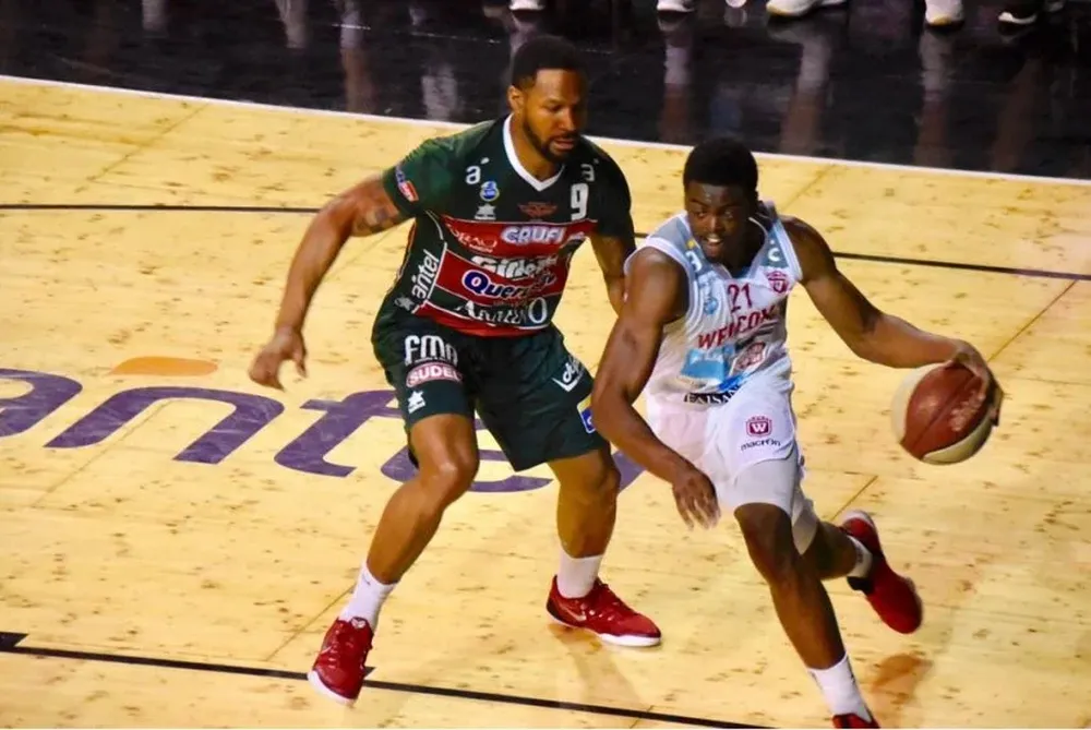 Shawn Glover fue figura en el triunfo de Welcome.