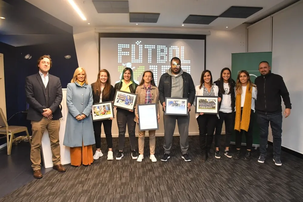 Los premiados con Alonso y Argimón