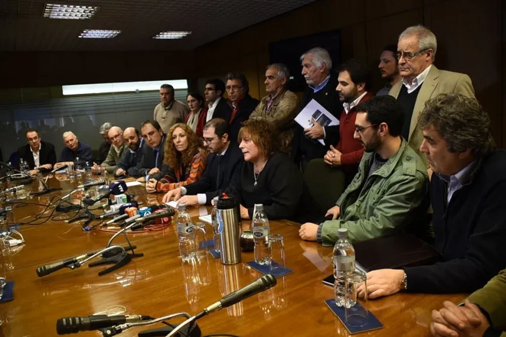 Tabaré Vázquez deberá responder sobre las propuestas impositivas realizadas por varios grupos del FA