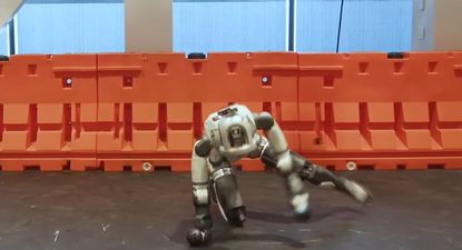 El robot humanoide Atlas impresiona con su habilidad para el breakdance