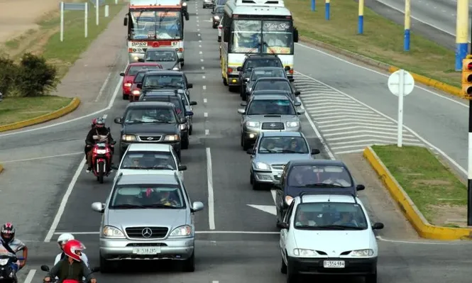 Regreso de turistas intenso hasta madrugada del miércoles