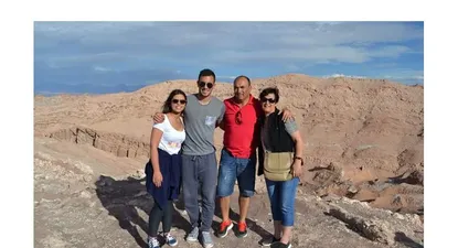 Facundo Peraza y familia en el desierto de Atacama