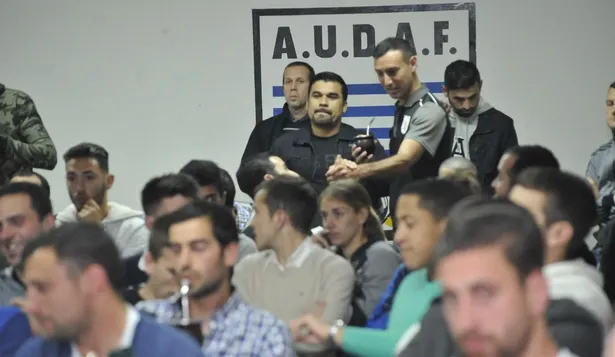 Cómo sancionan a un árbitro, quiénes los juzgan y cuánto dinero pierden por sus errores