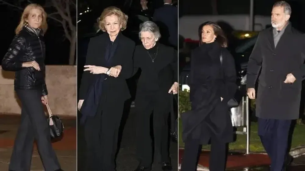 La infanta Elena, doña Sofía y los reyes en la despedida a Gómez-Acebo.