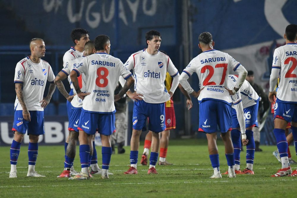 Los jugadores de Nacional en el debut del Torneo Intermedio ante Progreso Los jugadores de Nacional en el debut del Torneo Intermedio ante Progreso