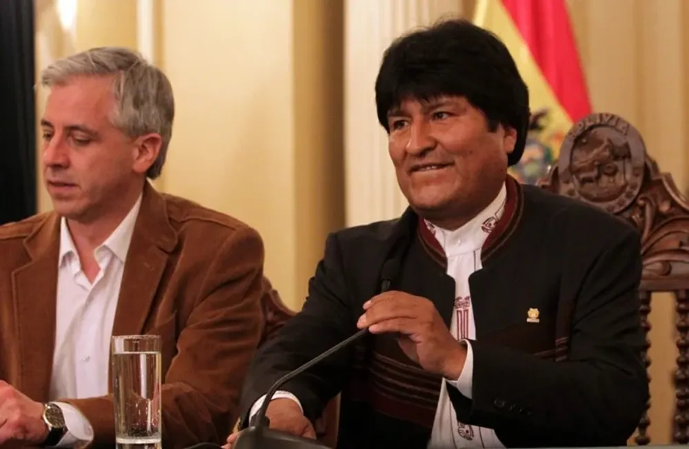 En una conferencia de prensa en octubre de 2012