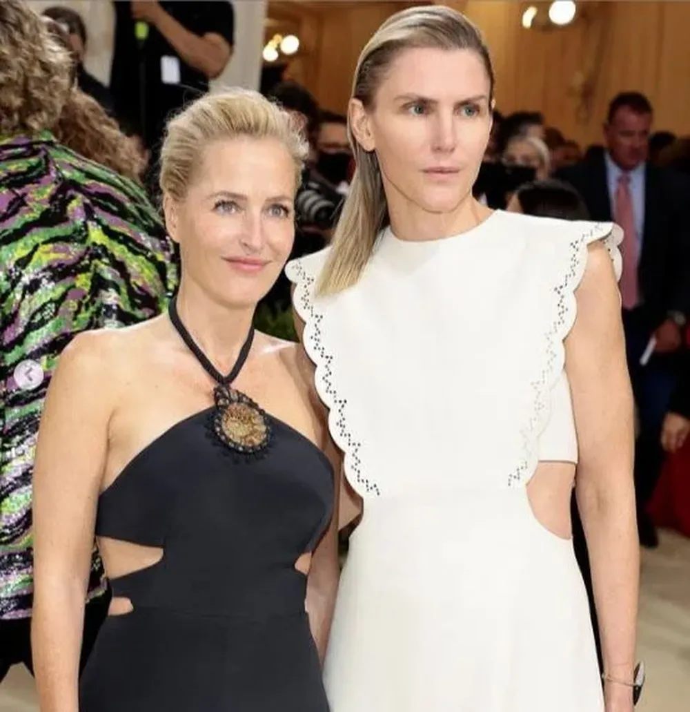 Gillian Anderson y Gabriela Hearst