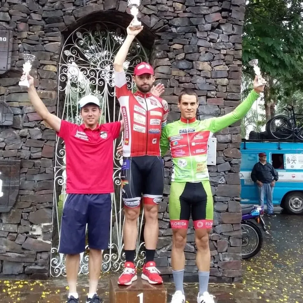 Podio de la segunda etapa de la Clásica del Norte: Asconeguy, Torncoso y Soarez de Lima