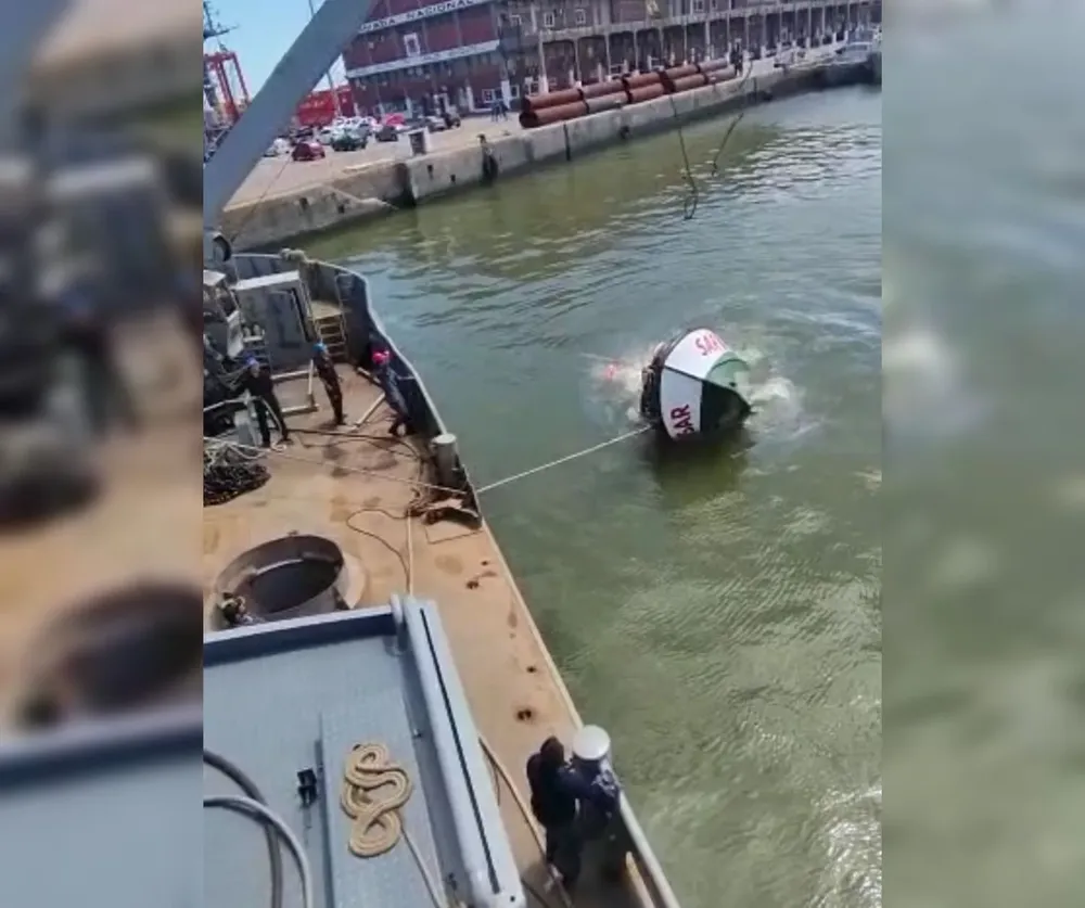 La lancha de la Armada que se hundió en la maniobra