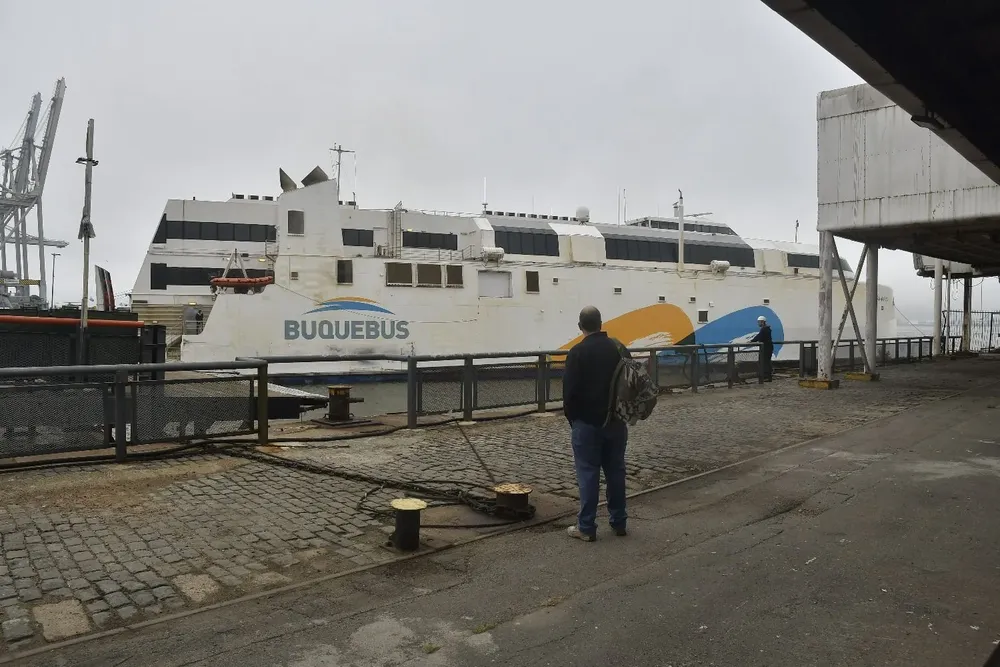 El Puerto de Colonia fue el punto que más recibió y despidió pasajeros durante la semana. (Archivo)