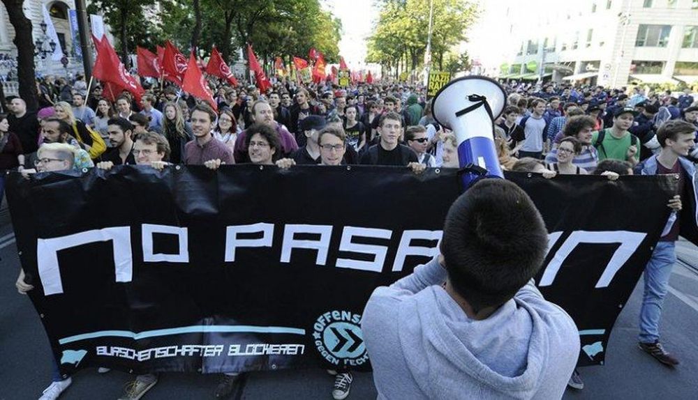 Austria- Vista de una manifestación de estudiantes en contra de la extrema derecha en las fraternidades de estudiantes