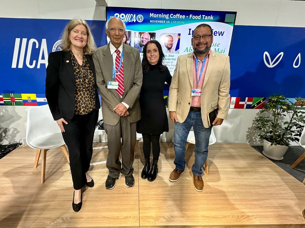 COP 29: Margaret Zeigler, Representante de IICA en Estados Unidos; Rattan Lal, profesor y científico de la Universidad Estatal de Ohio; Danielle Nierenberg, presidente de la organización Food Tank y José Abelardo Mai, Ministro de Agricultura y Seguridad Alimentaria de Belice.