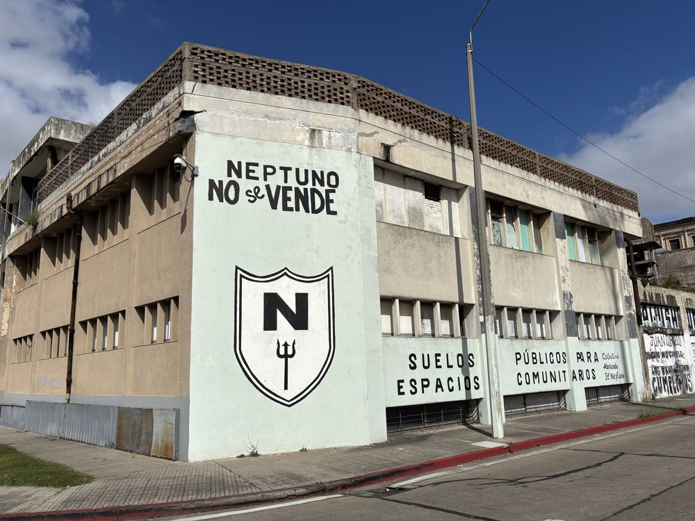 La fachada del ex Club Neptuno