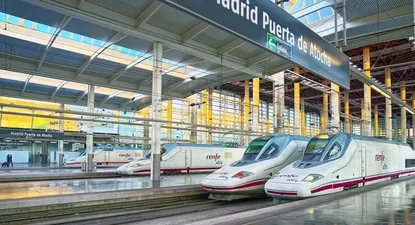 Trenes AVE en la estación Atocha
