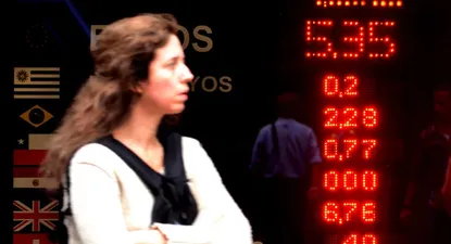 Argentina intensifica controles y se dispara precio del dólar paralelo