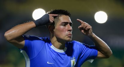 Nicolás Ezequiel Azambuja de Uruguay celebra su gol frente a Brasil en el Sudamericano Sub 17